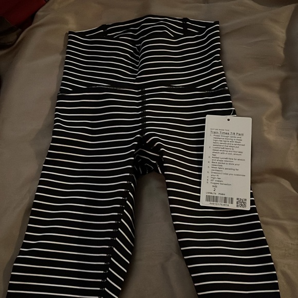 Lululemon Leggings Size 2 - Picture 5 of 5